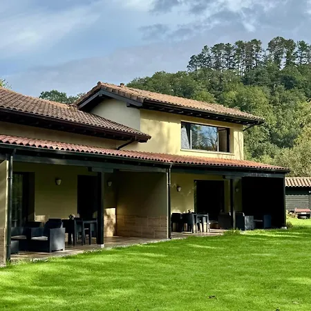 Complejo Turistico Les Cotolles * Onís